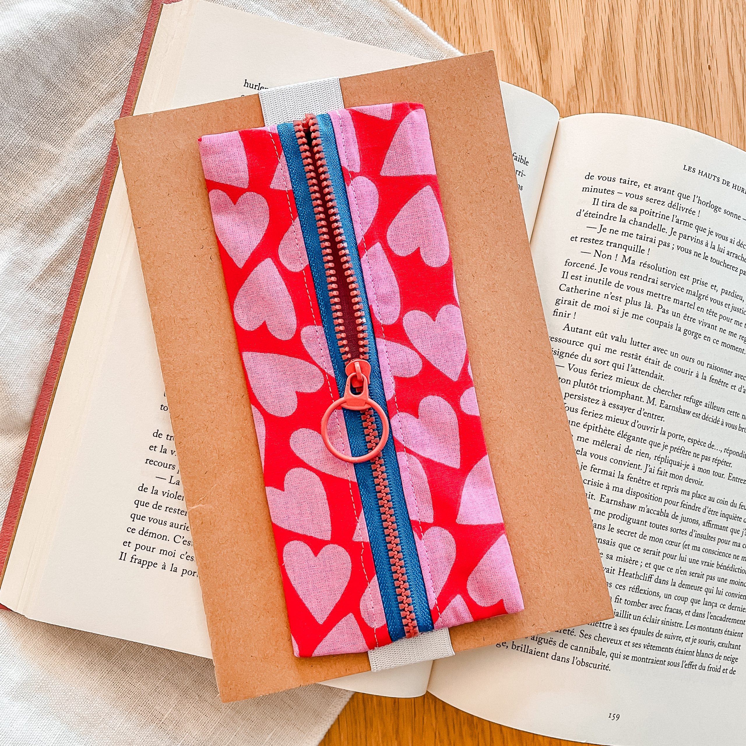 Trousse élastique Amour bleu – Image 2