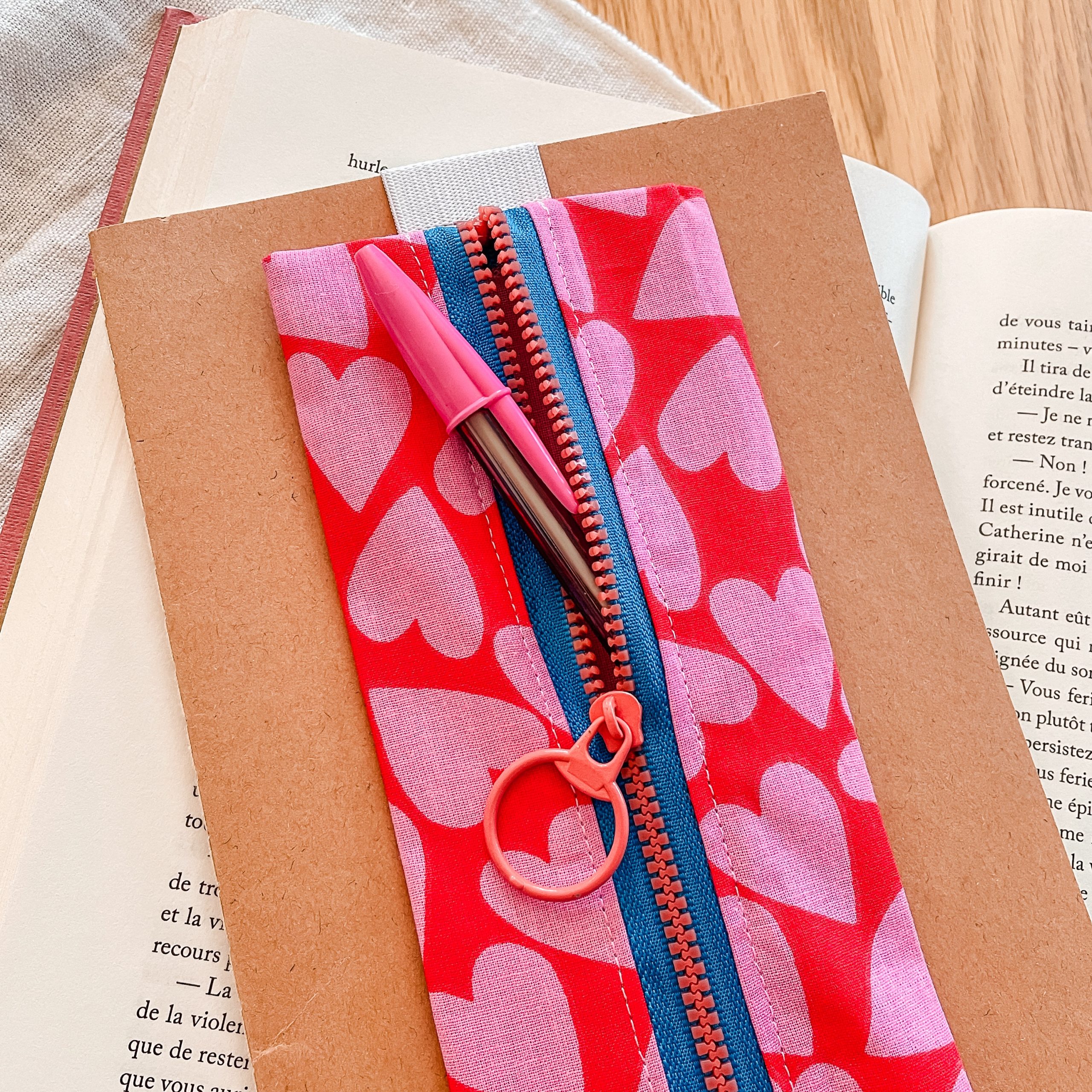 Trousse élastique Amour bleu – Image 3