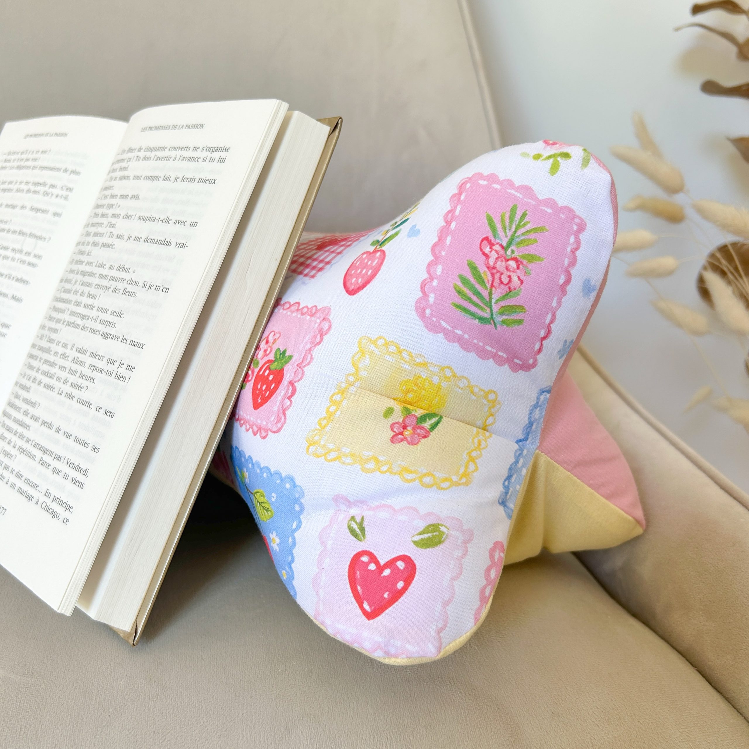 Coussin de lecture Cueillette d’été – Image 3