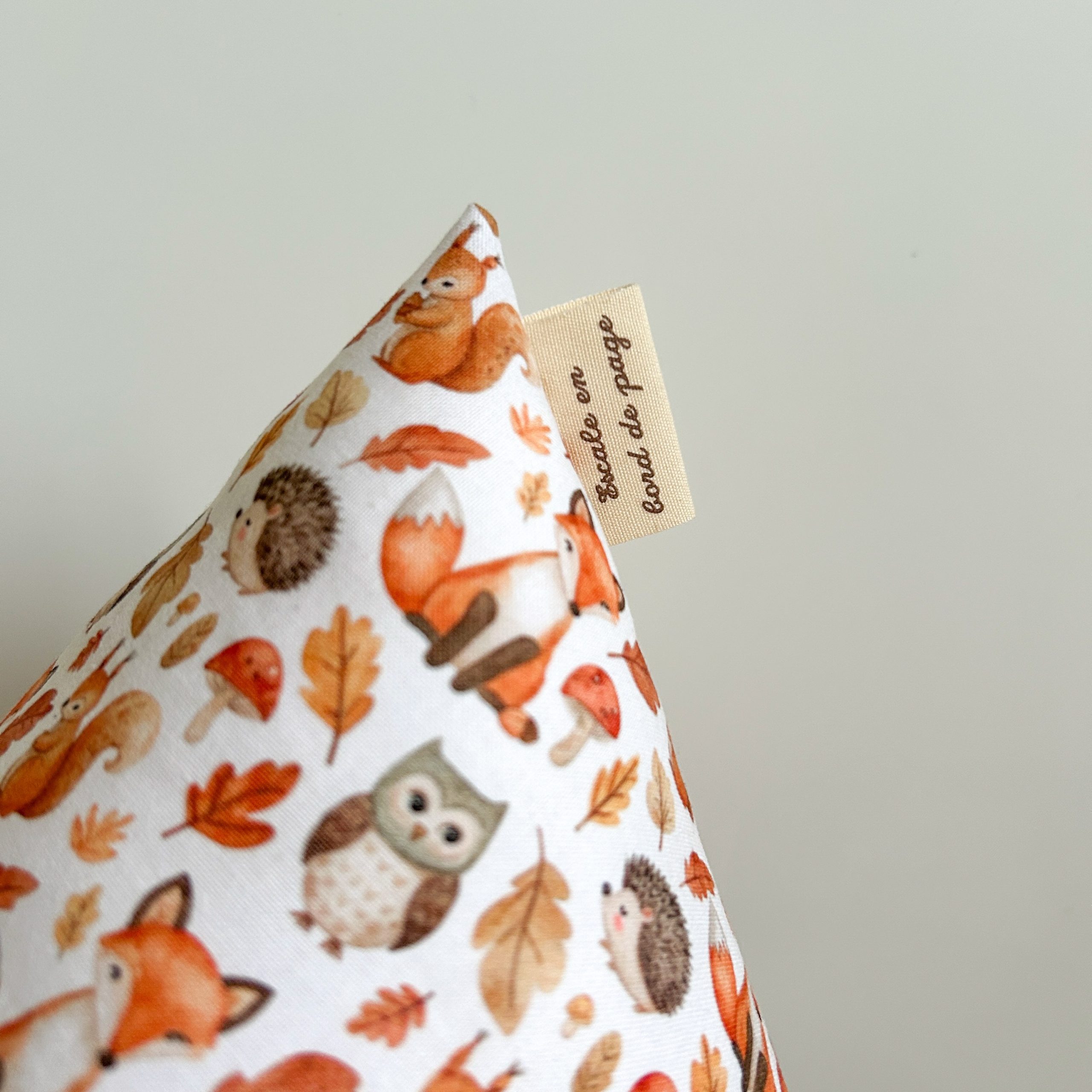 Coussin liseuse Compagnons des bois – Image 4